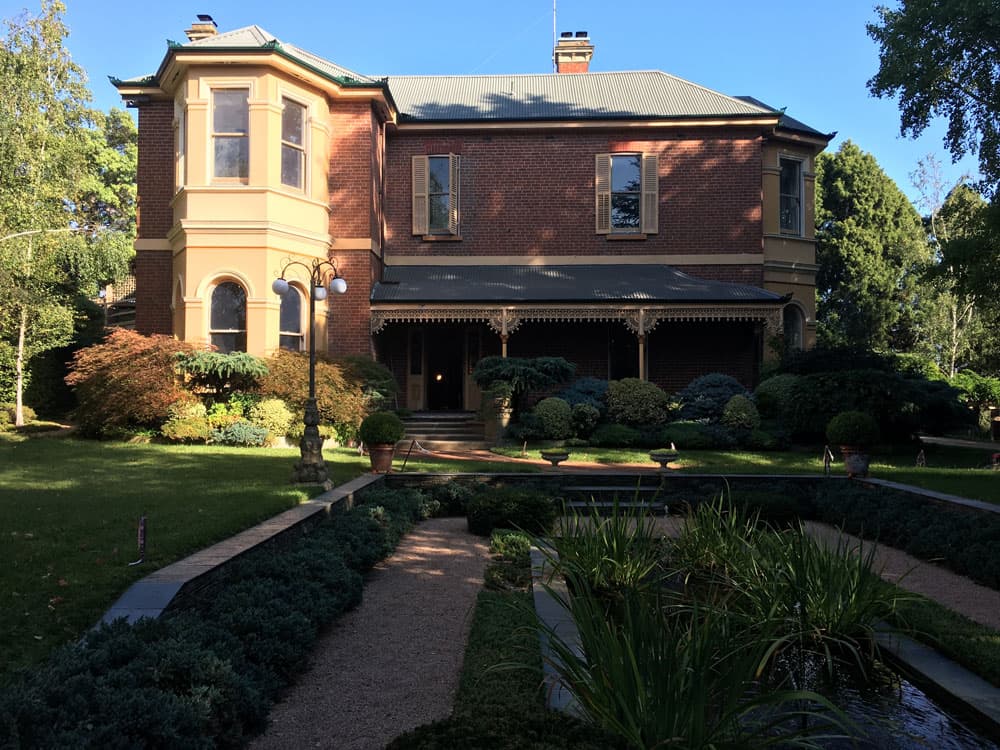 Heritage residence in the Central West repainted by Murrays Painting, with picked-out timber detail and verandah joinery